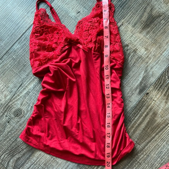 SHEIN Vibrant Red Top - Picture 6 of 6